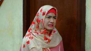 Tuti Penasaran Dengan Masalah Cucu - Dunia Terbalik Eps. 2411