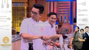 Ade: Ikannya Lagi Berendem di Minyak - TOP 3