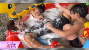 Keseruan Sony Septian Ajak Anak Berenang