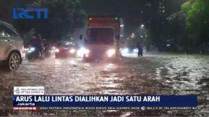 Jalanan Jakarta Timur Terendam Banjir 50 Centimeter
