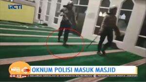 Viral Oknum Polisi Masuk Masjid