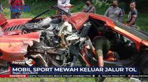 Pecah Ban, Mobil Sport Mewah Tergelincir Keluar Tol