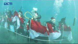 Parade Merah Putih Didalam Laut