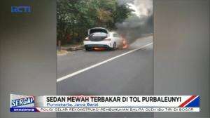 Mobil Mewah Terbakar