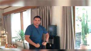 Heboh! Hamis Daud Jadi Tukang Air Galon