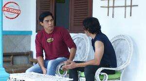 Sahabat Saling Curhat