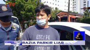 Melanggar Peraturan, Seorang Pengemudi Menolak Mobilnya Diderek Petugas