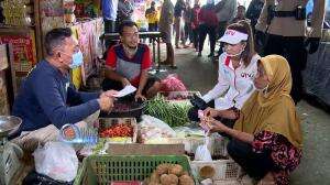 Ibu Syahroneh Beli Kebutuhan Untuk Usaha - Uang Kaget Eps. 102