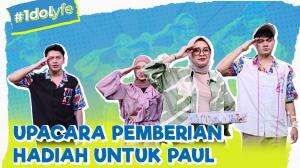 Upacara Pemberian Hadiah Untuk Paul