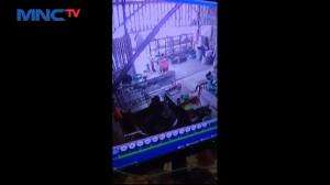 Seorang Wanita Mencuri Uang di Sebuah Rumah Pemotongan Unggas