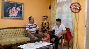 Asyiknya Bocah Diantara Bapak-Bapak