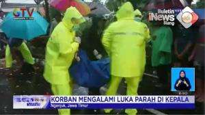 Pengendara Motor Tewas Tertimpa Pohon