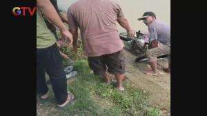 Pemotor Terjun ke Sungai