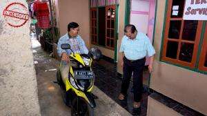 Terlalu Senang Dapat Sendal Baru