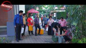 Harap Antre Ya Warga Ciraos Semua Sabar