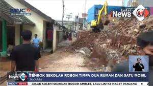 Tembok Sekolah di Duren Sawit Roboh