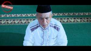 Babeh Derry Lagi Berdoa Tiba-tiba Ada Suara Gak Dikenal ….