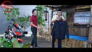 Akum Selamatkan Bajunya Dari Mang Ule