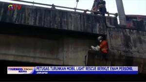 Aksi Heroik Petugas Pemadam Kebakaran Menyelamatkan Seekor Kucing