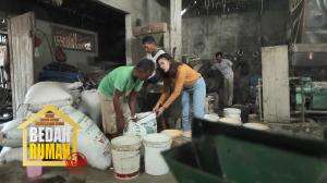 Melihat Keseharian Pak Amak Dalam Penggiling Beras