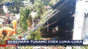 Beringin Tumbang Di Cipinang, Tukang Ojek Luka - Luka