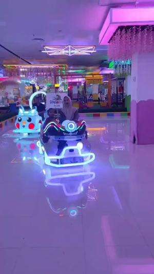 Bukan Menunggu Waktu Luang Baru Bersama, tetapi Meluangkan Waktu Untuk Bersama. Karena masa kecilnya sangatlah singkat, Esok ia mulai beranj