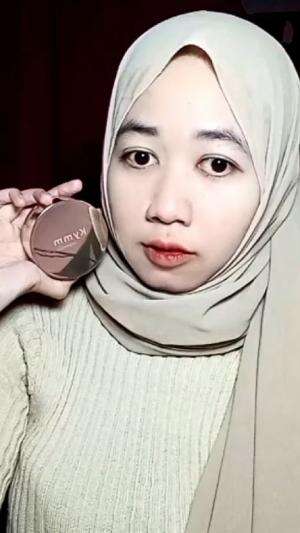 ✨ Flawless & Glowing dengan KymmSkin! ✨

Aku lagi suka banget pakai KymmSkin Dream Skin Micro Setting Powder varian Pearl. Hasilnya matte na