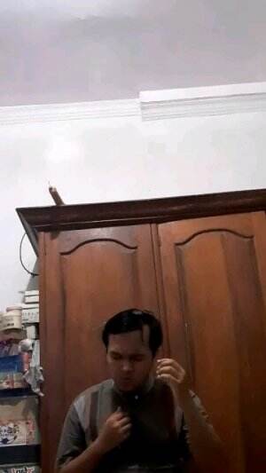 perkenalan nama saya didoet mahendra biasa dipanggil hendra,saya menyanyikan lagu dari alm.ustad jefry yaitu bidadari surgaku