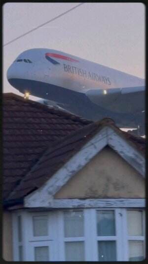 WINGS OVERHEAD! The Thrill of Spotting Planes in the Sky! #shorts #airplane