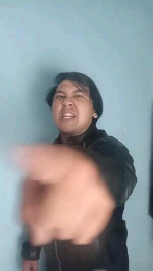 Nabila tidak boleh lepas😠