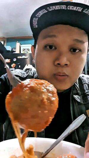 BAKSO BAROKAH CAK TOPO PULO WONOKROMO PINGGIR JALAN? #RCTIPlus #creatorrcti #shortplus #bakso #pinggirjalan #Kulineran #eating #makan #food 