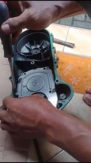 BONGKAR CVT BEAT PART 6
 #pelumasan
