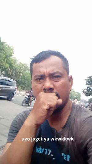 ayo joget yg bener yah🤣🤣🤣🤣
 #gokil #lucu #humor #hibura
