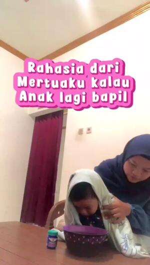 kalau anak lagi bapil pakein aja Vicks vaporub 💙