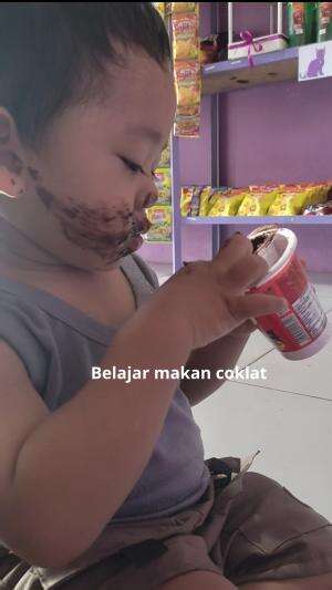 belajar makan coklat belepotan  #ternyata kecil ya bayi Panda  #Bayi gemoy berbulu lagi mimik cucu 
