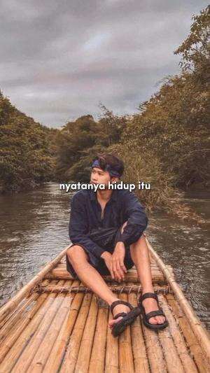 Nyatanya hidup sebuah pilihan tapi gk semua orang bisa memilih  #lirikmusic  #fyp  #RCTIPlus 