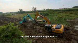 kobelco hampir amblas  #RCTIPlus #Excavator #maintenancealatberat 