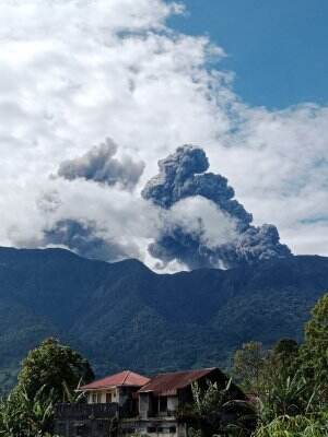 Gunung merapi kembali Erupsi #gunungmerapi #Bencana Alam 