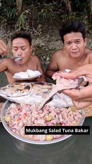 Mukbang Salad Tuna Bakar Lezat #Mukbang #tuna #lezat #RCTIPlus 