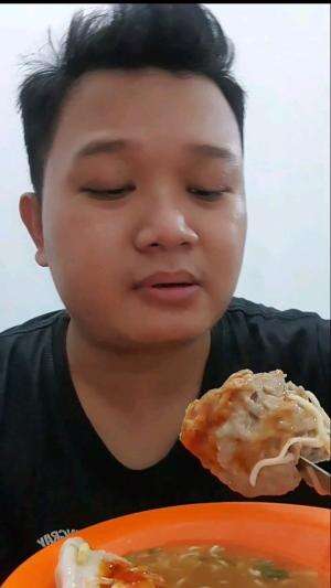 BIKIN NAGIH SIH‼️BAKSO KASAR SAPI+SAOS LAVA.#RCTIPlus #shortplus #bakso #reviewmakanan #Mukbang 