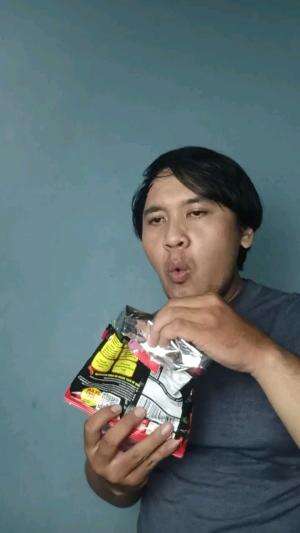 Makan sambil ngomong Vs marah marah