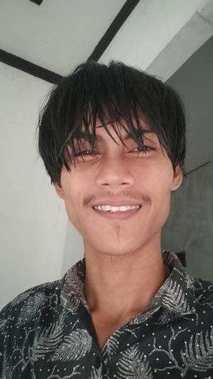 IDOL_XIII MUHAMAD FADHIL 25 TAHUN KAB. CIREBON JUDIKA MAMA PAPA LARANG