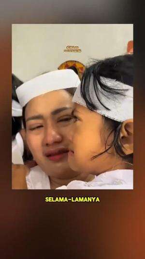 momen sedih ketika ditinggal ibu untuk selama lamanya 😭 #sedih  #Viral  #fyp #fypシ  