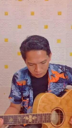 Runtuh cover by: Gabriel Lisang, Mahakam Ulu Prov.Kaltim