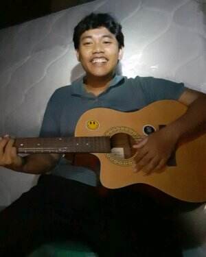 IDOL_XII Muhamad Nur Izi 22 Tahun Jakarta Selatan Say You won't let go dan Terlalu Lama Sendiri