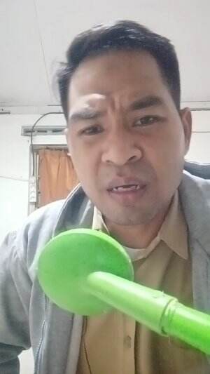 KAMU YANG MANIS! AKU YANG PAHIT! vote like coment ya...