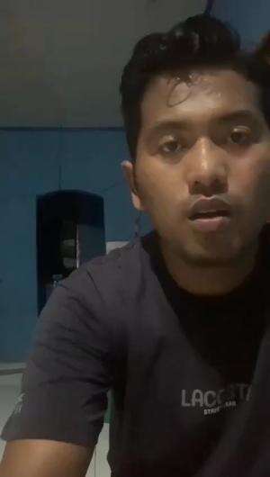 nama saya Yogi saputra saya berasal dari provinsi Riau kota pekan Baru kecamatan Kampar kiri kabupaten Kampar lipat kain l