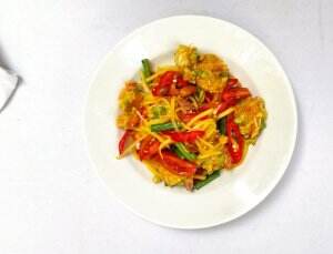 Udang Telur Asin & Papaya Salad. Warna, rasa, tekstur & nutrisi semua OK. Have a nice day 😊