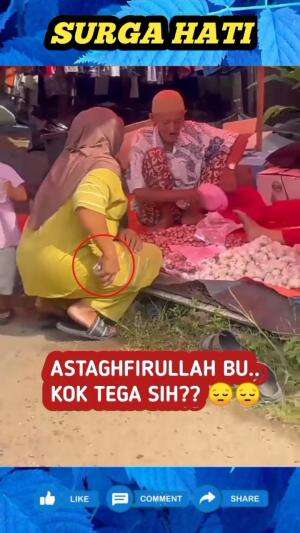 Pura-pura ajak ngobrol, ibu-ibu ini diam-diam ambil bawang jualan kakek ini tanpa membayar.