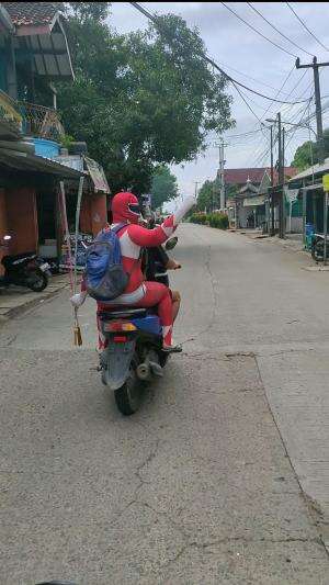 Dunia aman Power Rangers otw mancing

 #powerrangers 